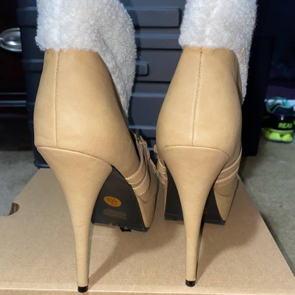 Faux Fur Platform Booties-Women Size 10-NEW, Never Worn - Picture 2 of 7